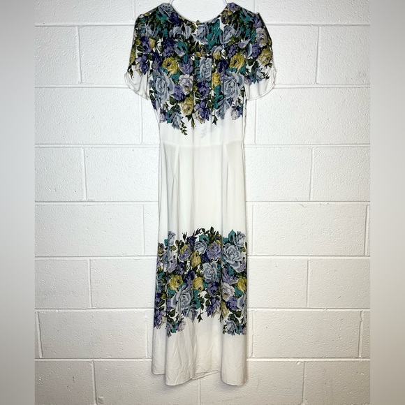 < Free People White Maxi Dress with Floral Design > - Picture 4 of 4